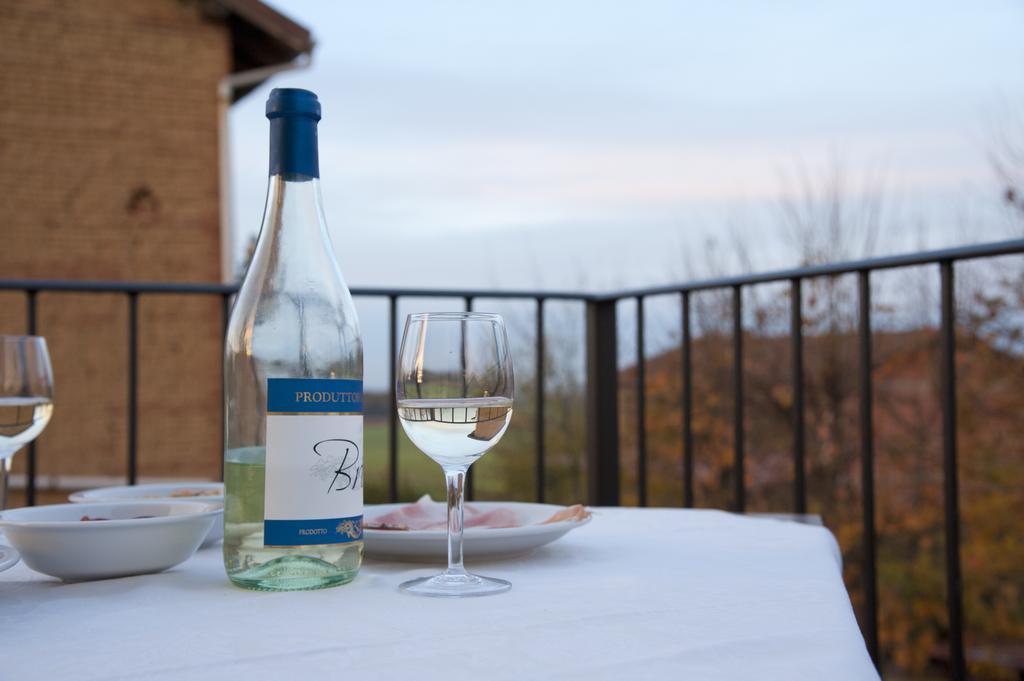 Agriturismo Il Vecchio Portico Francavilla Bisio Bagian luar foto
